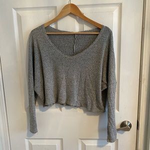 Long sleeve grey crop top!
